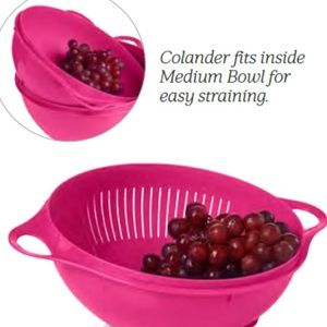 New Tupperware Thatsa Bowl Colander